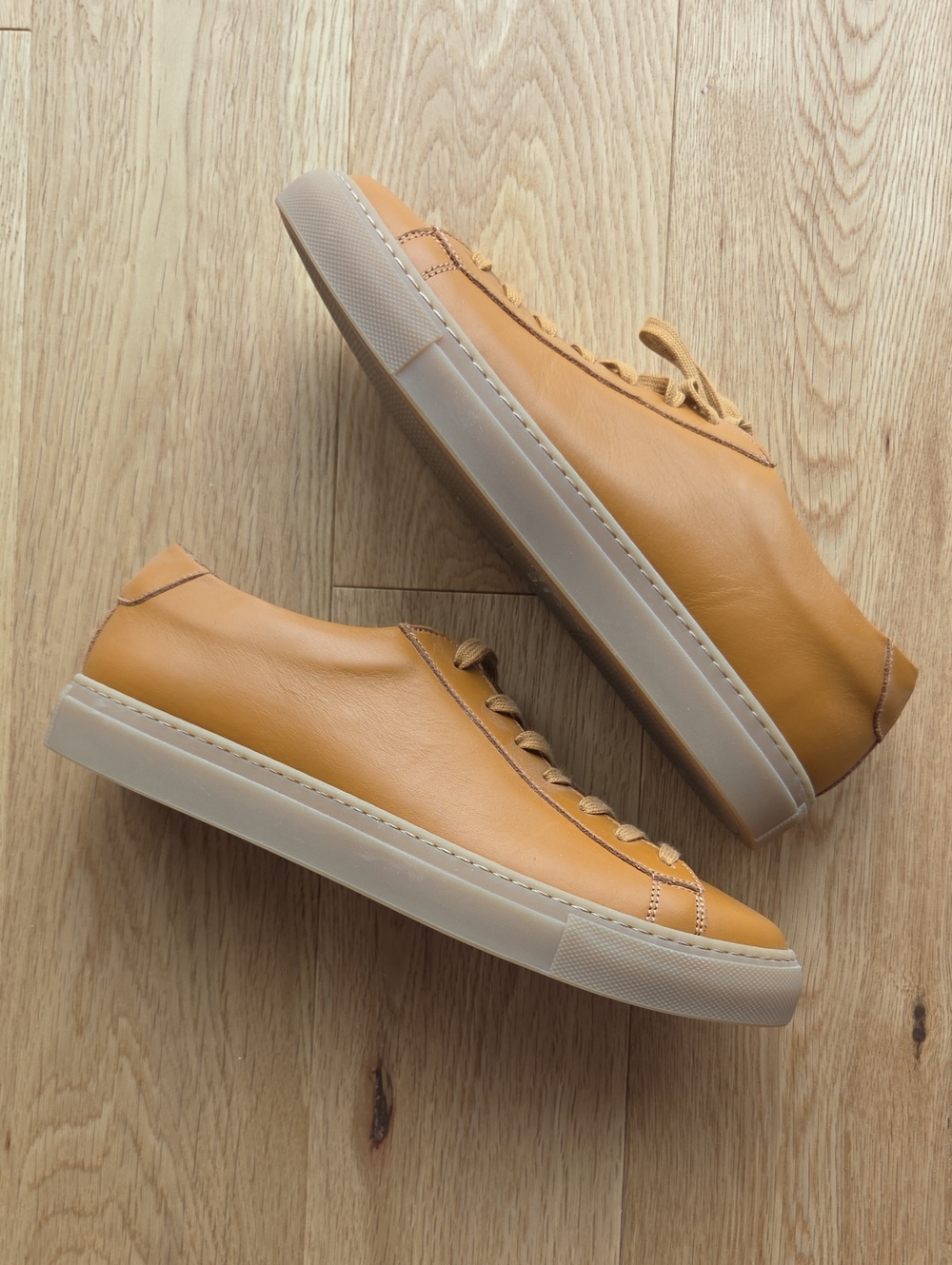 Gravity Pope Low-Top Leather Sneakers in Tan